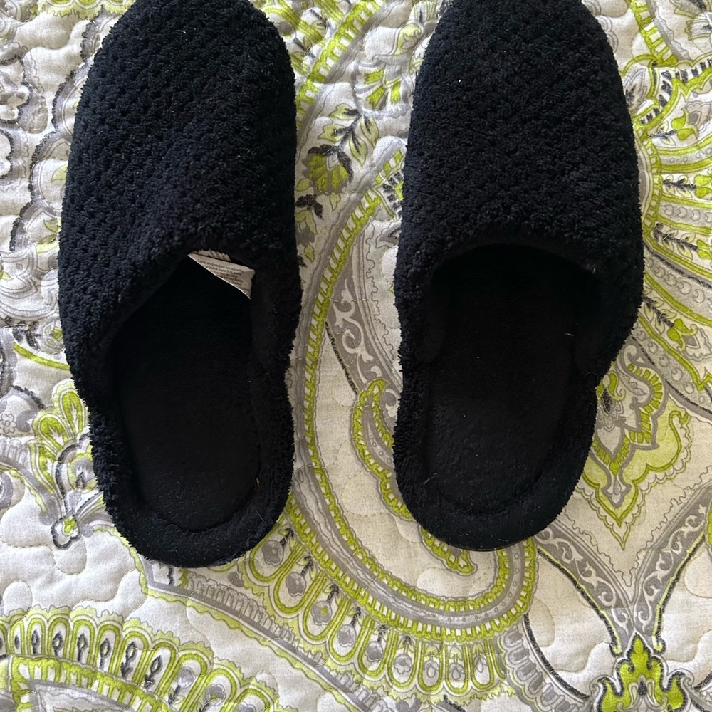 Isotoner Women's Black Cozy Slippers